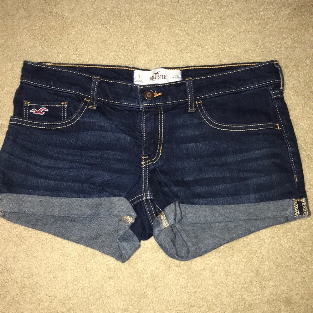 NWOT Hollister dark wash denim shorts